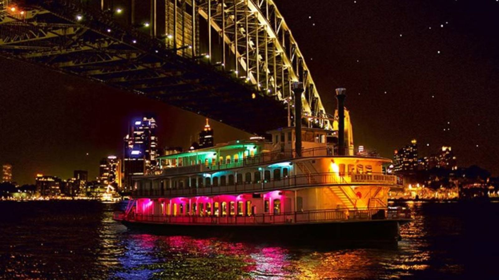 Sydney Showboat - Corporate or wedding boat hire