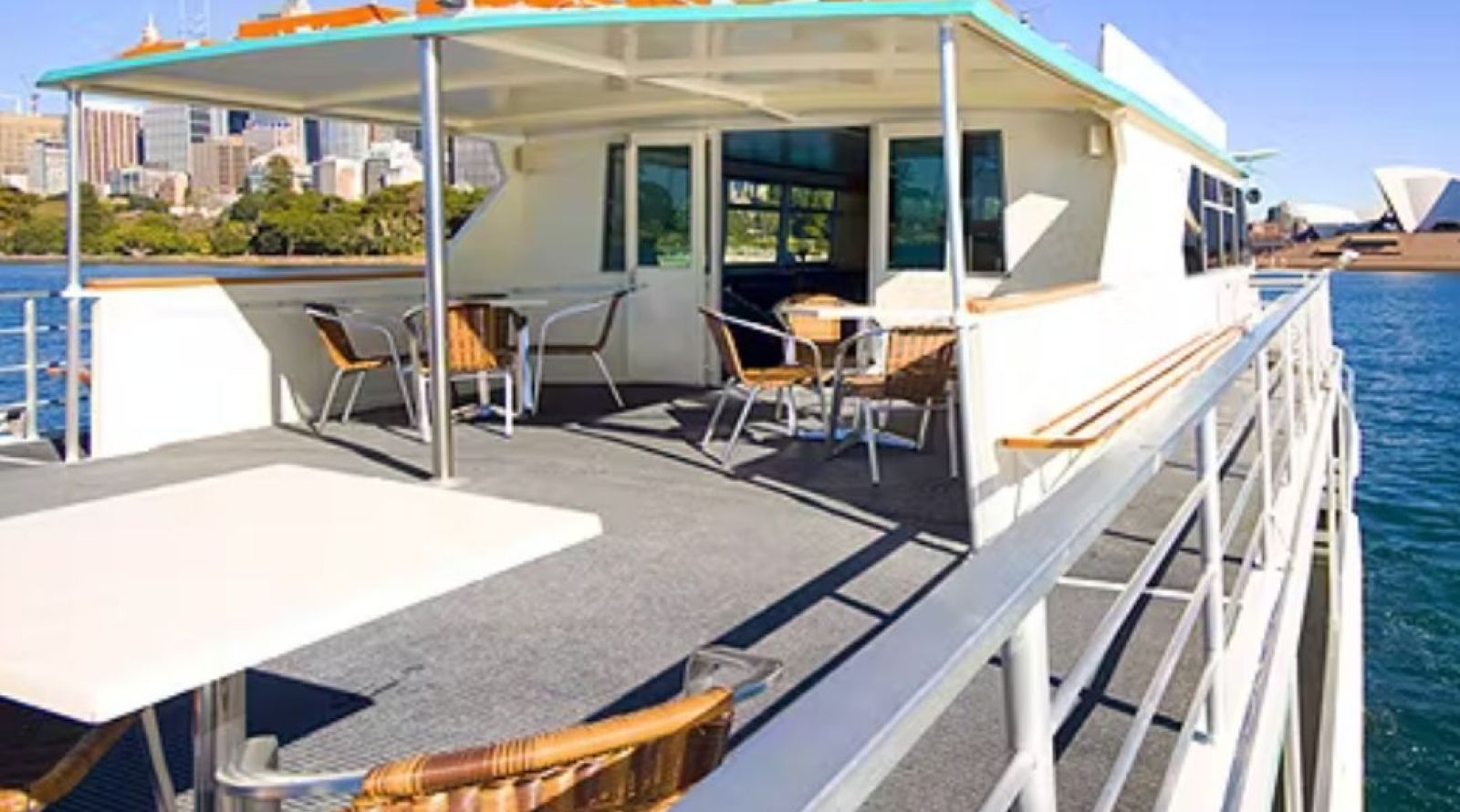 Jerry Bailey Boat Hire - Outdoor rear deck