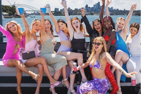 School Uni Formal Boat Hire Sydney - Social Group