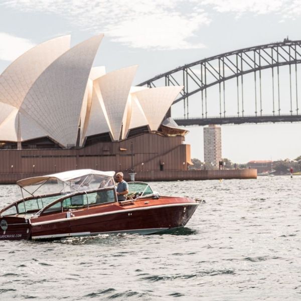 MV Bel Boat Hire - Sydney Opera House