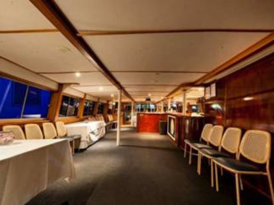 Vagabond Star - interiour boat space for group hire