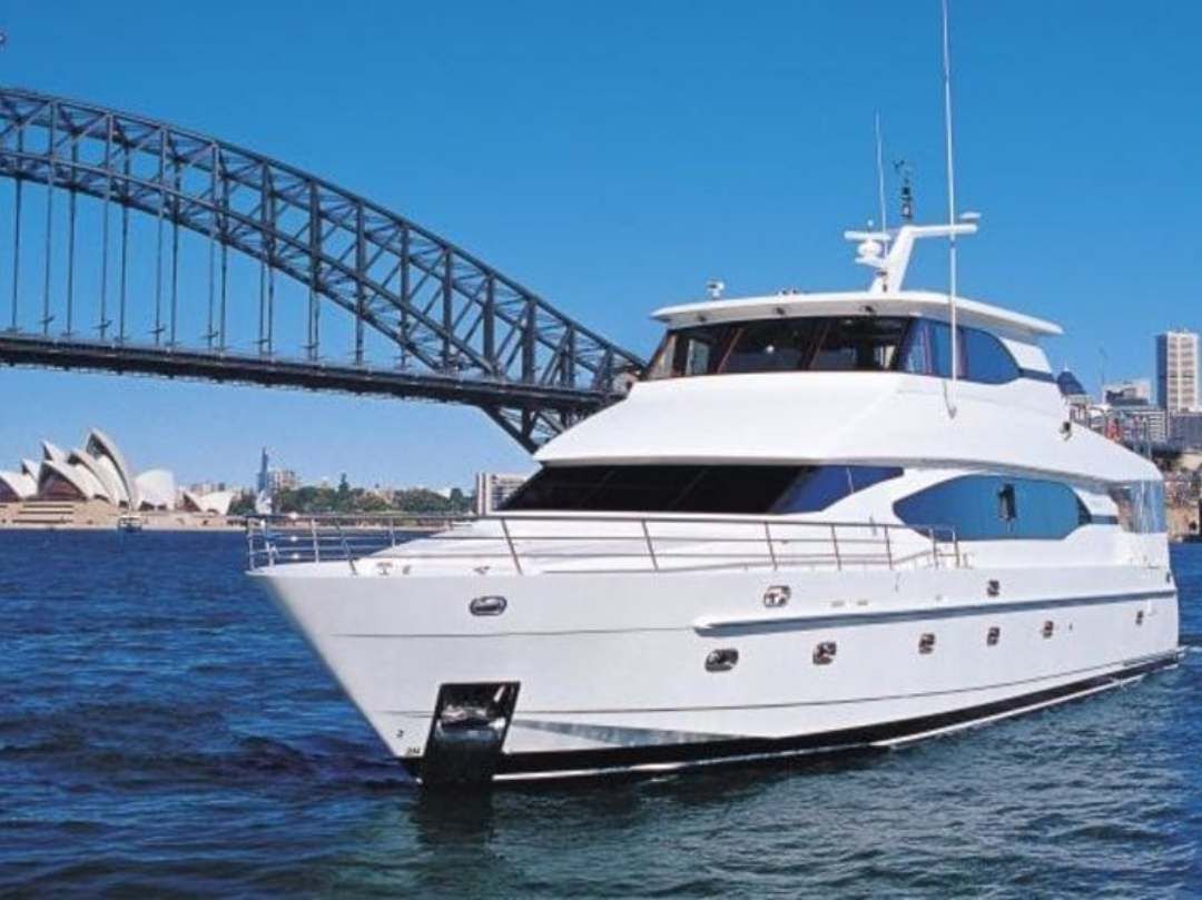 SALT Boat Hire Sydney Harbour Bridge