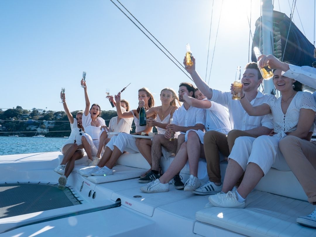 Southerly Breeze Boat Hire - Group Cheer