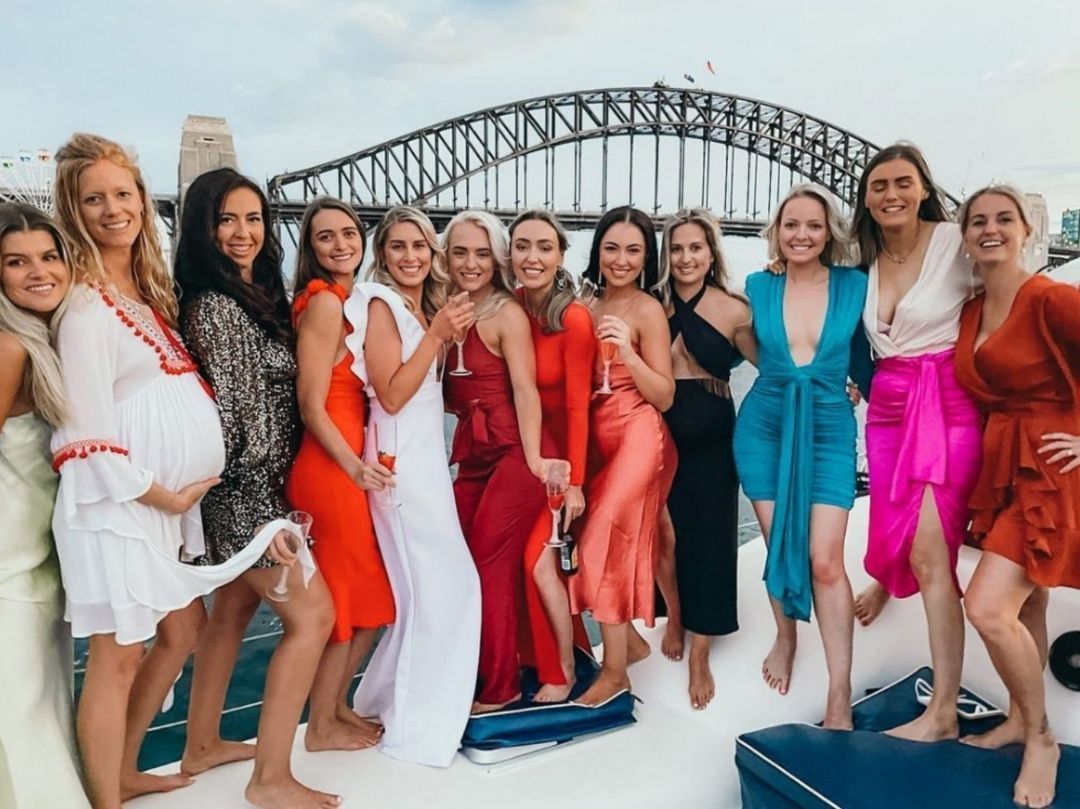 Wedding Cruise Sydney - Group Photo Girls Harbour Bridge