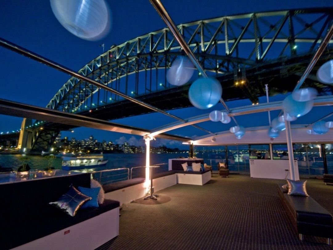 Blue Room Sydney - Glass Roof Boat