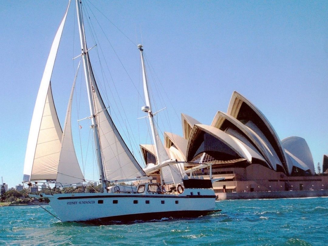 Sydney Sundancer Boat Hire - Sailing Sydney Opera House